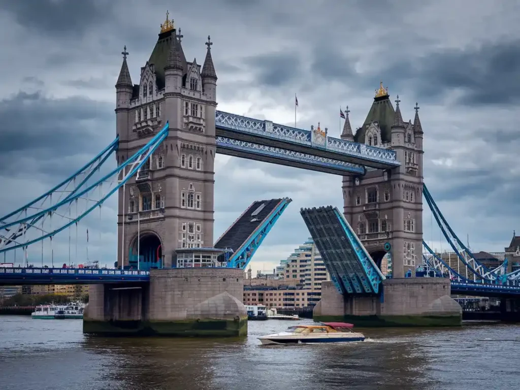 Hotel near Tower Bridge